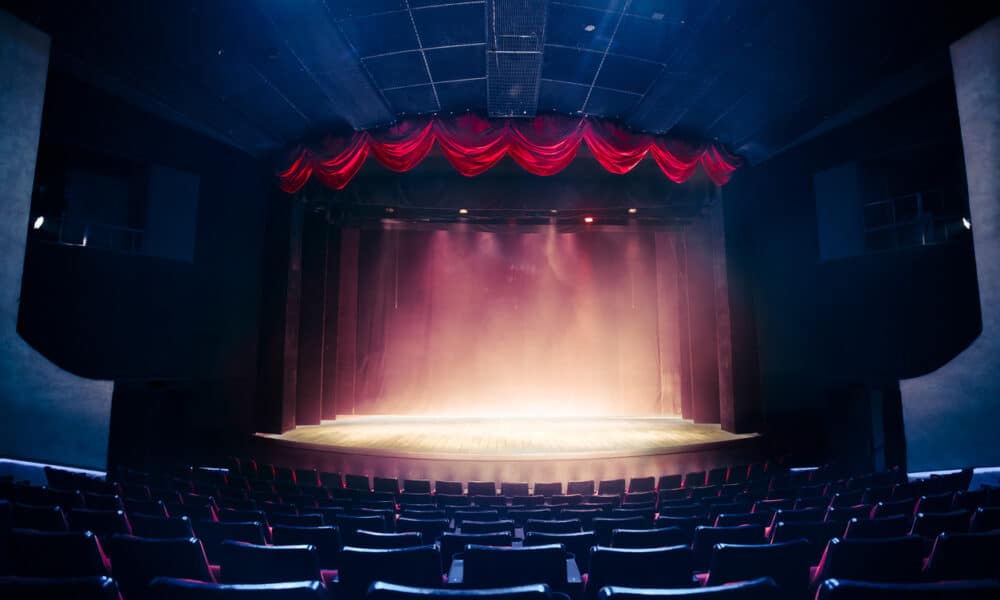 scena teatr kurtyna