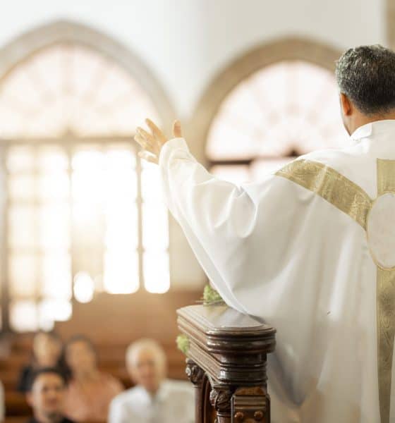 ksiądz pastor nabożeństwo