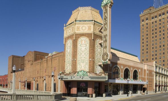 paramount theatre aurora