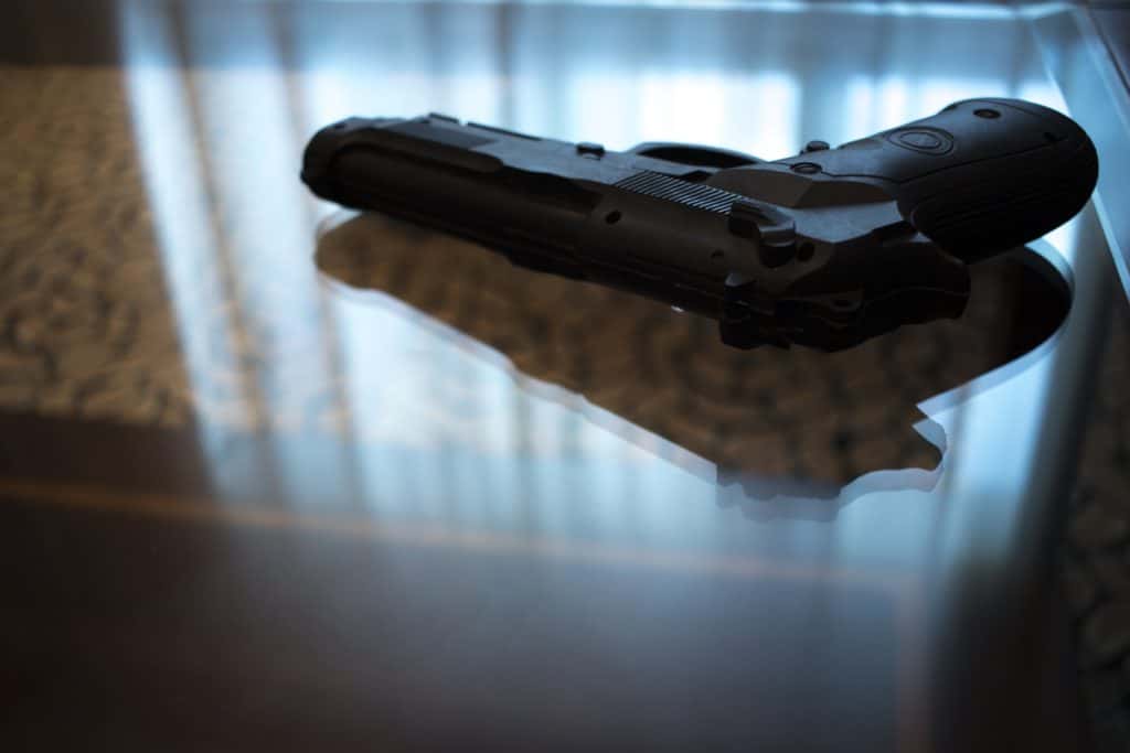 broń pistolet