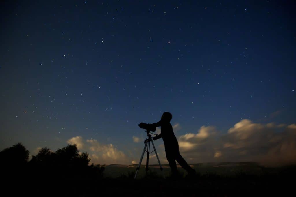 obserwacja nocnego nieba