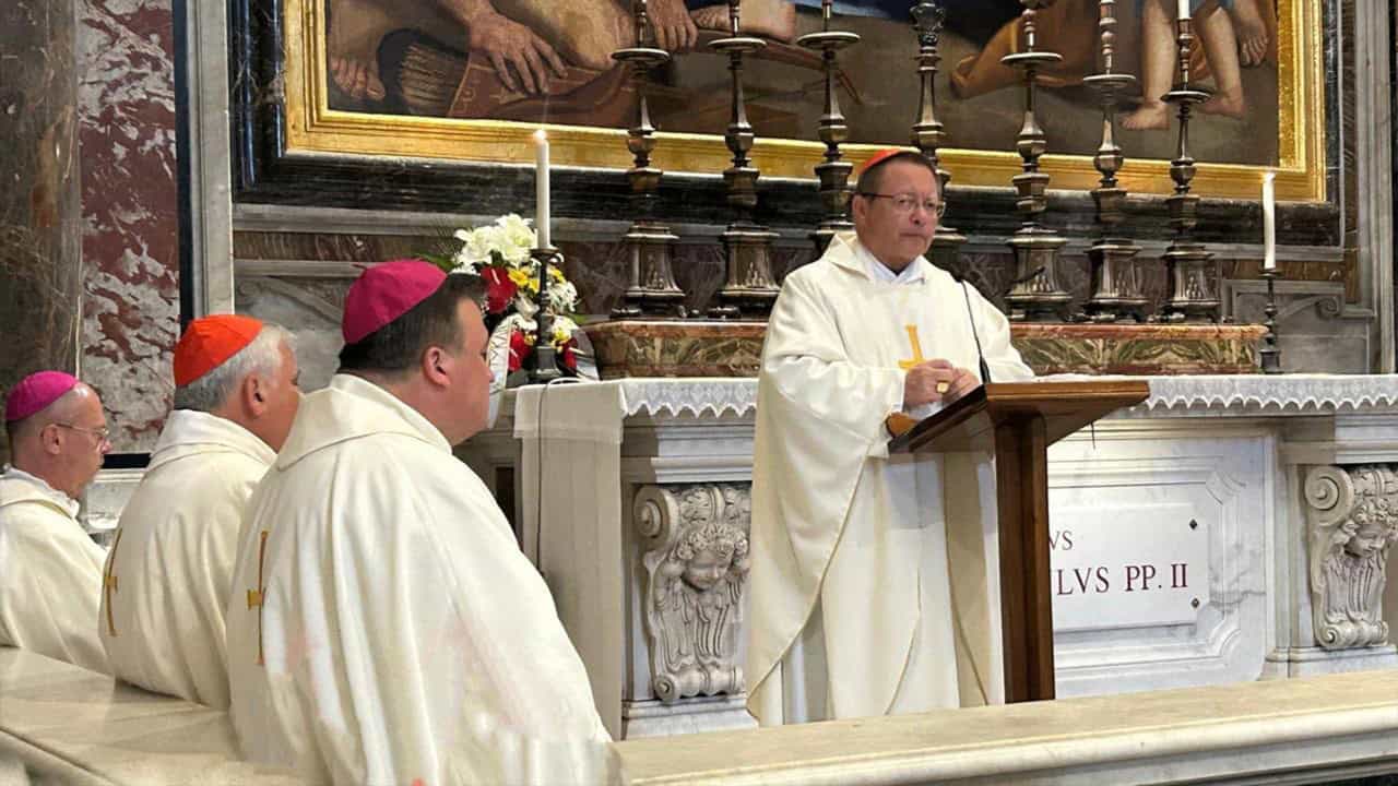Czuwanie modlitewne w intencji życia w Katedrze Notre-Dame w Paryżu