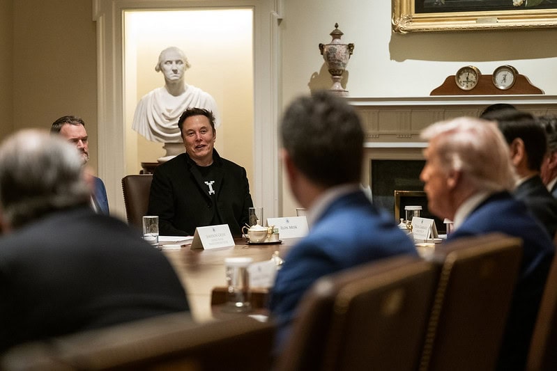 elon musk na posiedzeniu rządu donalda trumpa 10 kwietnia