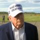prezydent donald trump rozmawia z dziennikarzami