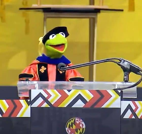 kermit żaba przemawiał do studentów uniwersytetu maryland