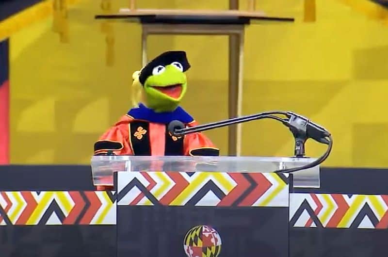 kermit żaba przemawiał do studentów uniwersytetu maryland