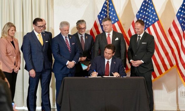 ron desantis podpisuje ustawę wprowadzającą złoto i srebro jako środek płatniczy na florydzie