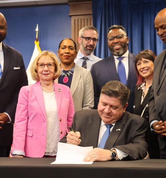 JB Pritzker podpisał budżet Illinois