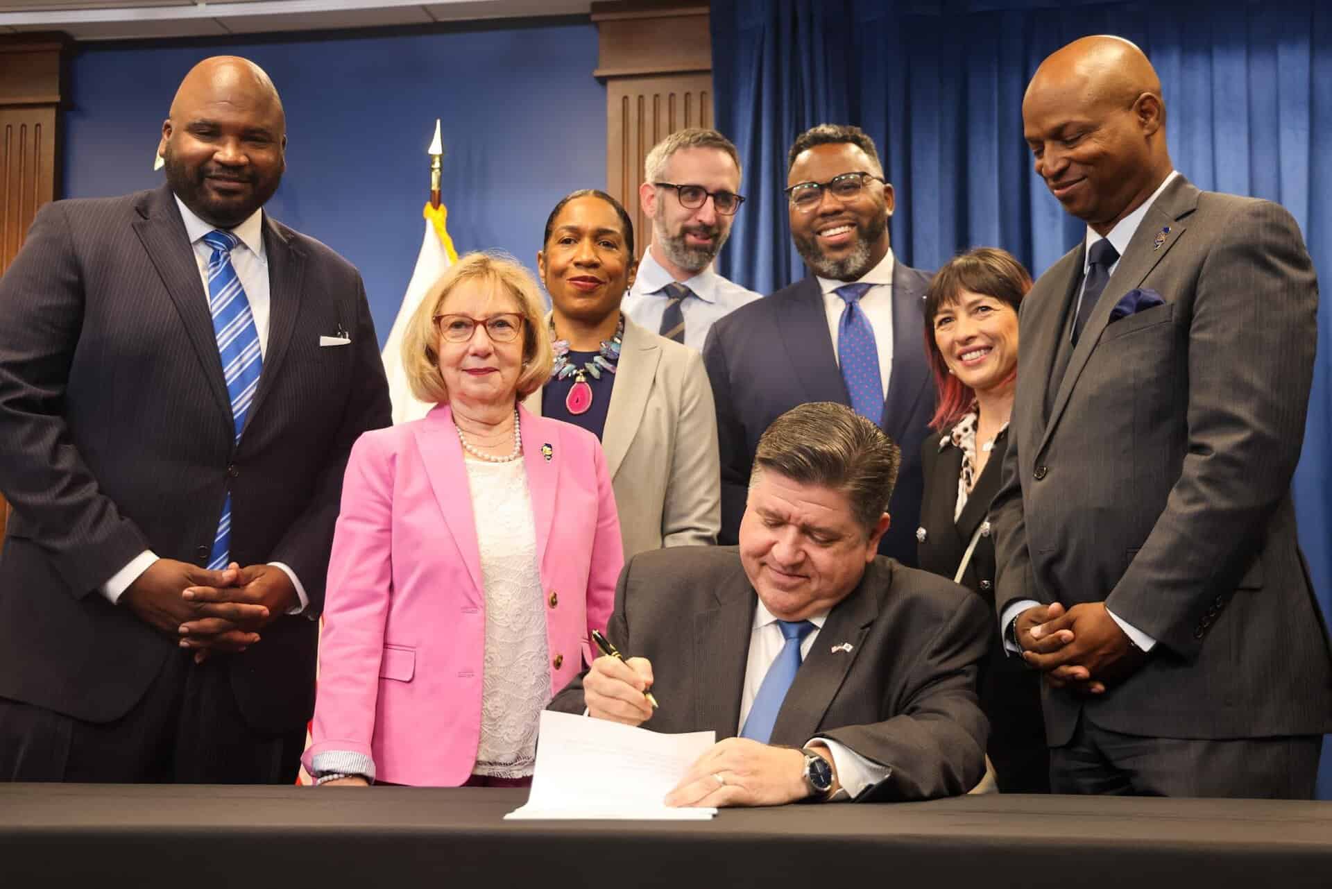 JB Pritzker podpisał budżet Illinois