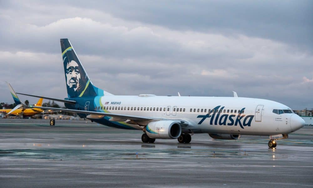 samolot linii alaska airlines
