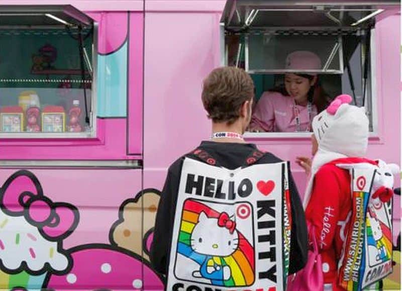 HelloKittyCafe truck