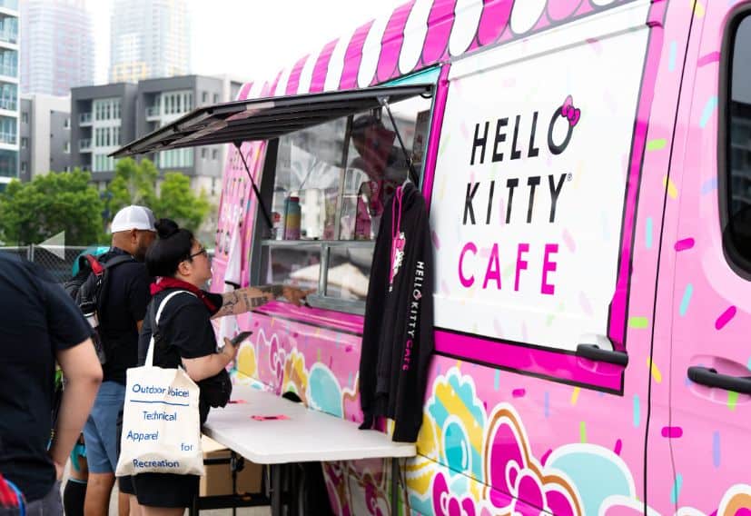 hello-kitty-cafe