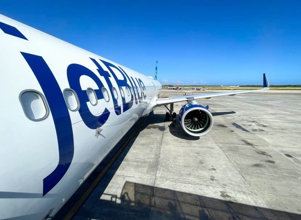 samolot jetblue tani przewoźnik