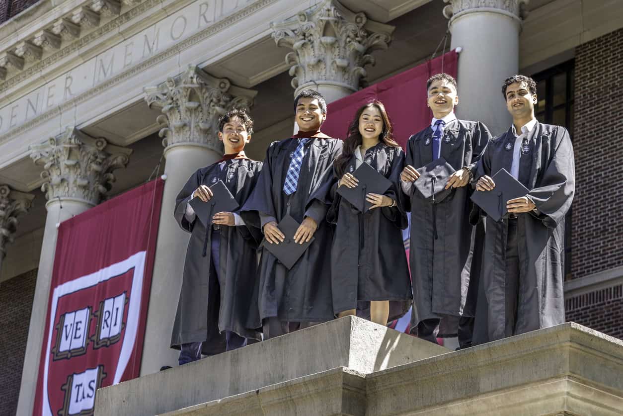 studenci-uniwersytet-harvarda