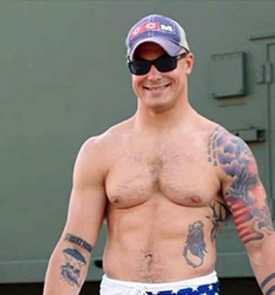 poszukiwany morderca travis decker