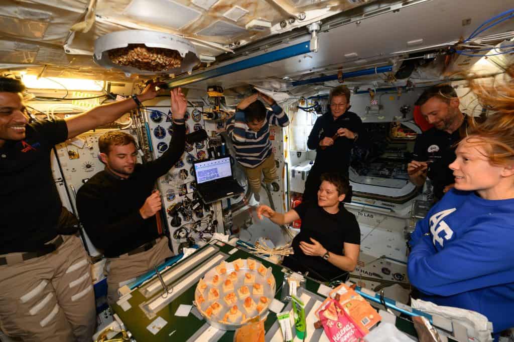 sławosz uznański na iss