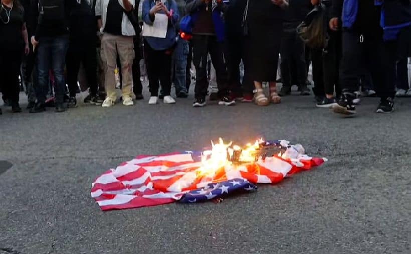 flaga-usa-pali-sie