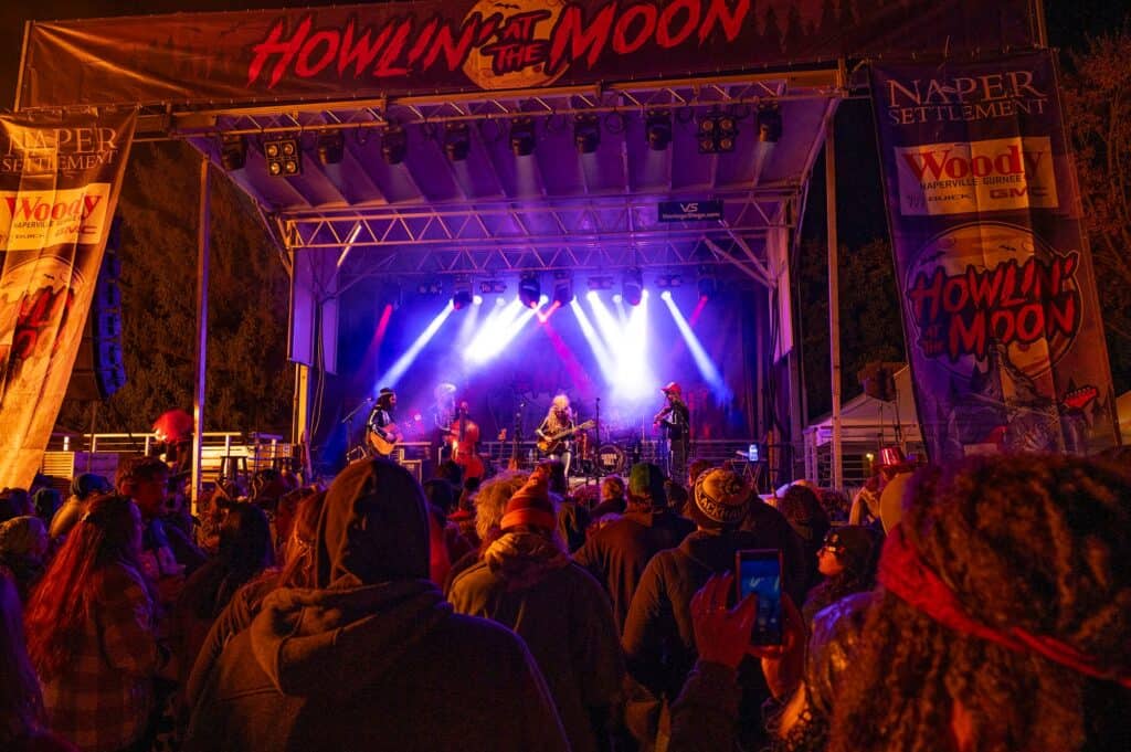 Howlin' at the Moon