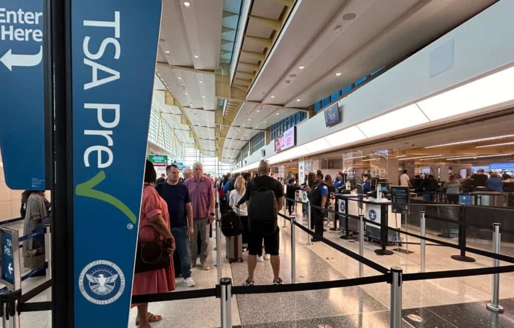 Kontrola TSA na lotnisku