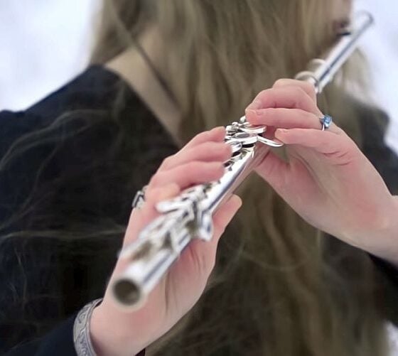 flet boczny, gra na flecie