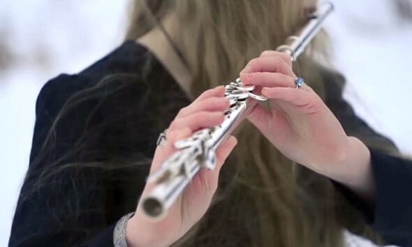 flet boczny, gra na flecie