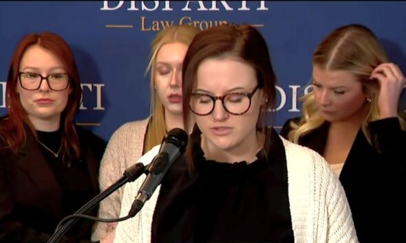 oswego high school pozew