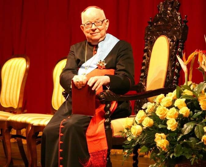 Kardynał Gulbinowicz podczas uroczystości odznaczenia go Orderem Orła Białego