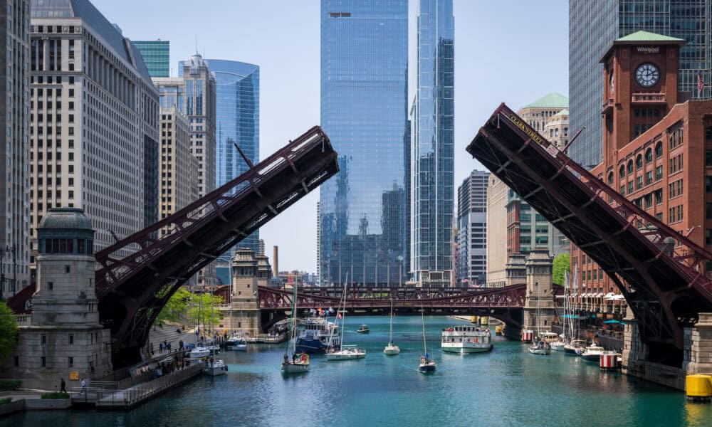 Podnoszenie mostów na rzece chicago