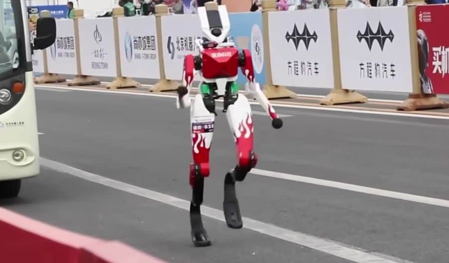 robot-polmaraton-pekin