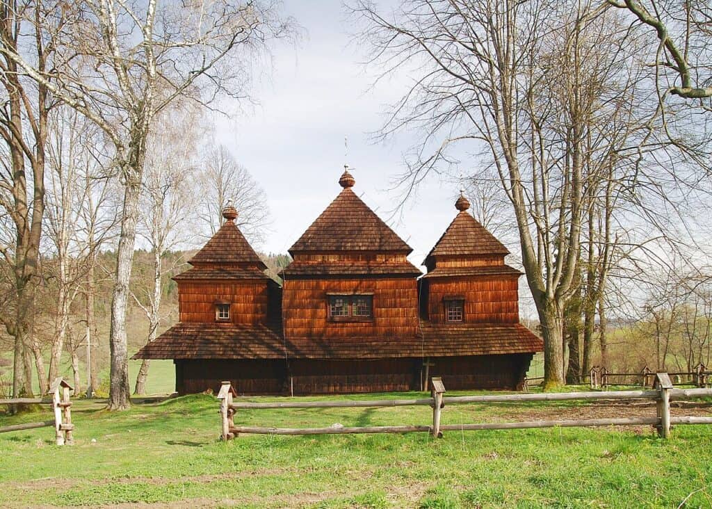 Cerkiew św. Michała Archanioła w Smolniku, w 2013 wpisana na Listę Światowego Dziedzictwa UNESCO