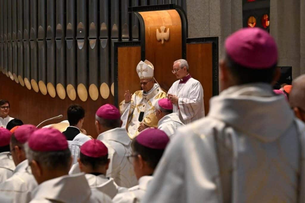 Papież Leon XIV odprawia mszą św. w bazylice Sagrada Familia