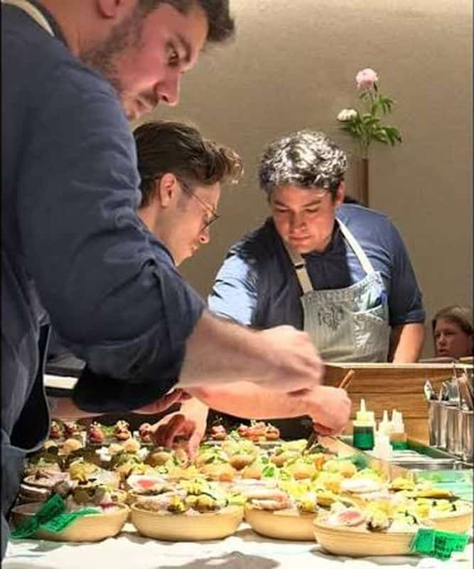 Jake Potashnick w restauracji Feld