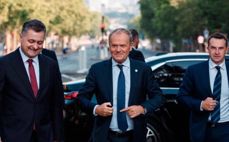 donald tusk w paryżu