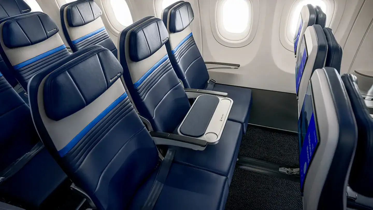 united-airlines-airbus-a321-xlr-middle-seat