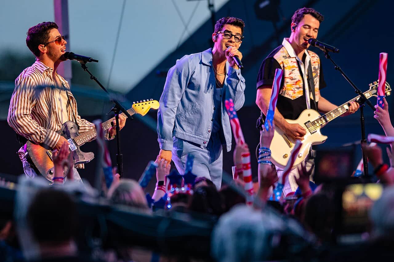 Jonas_Brothers_