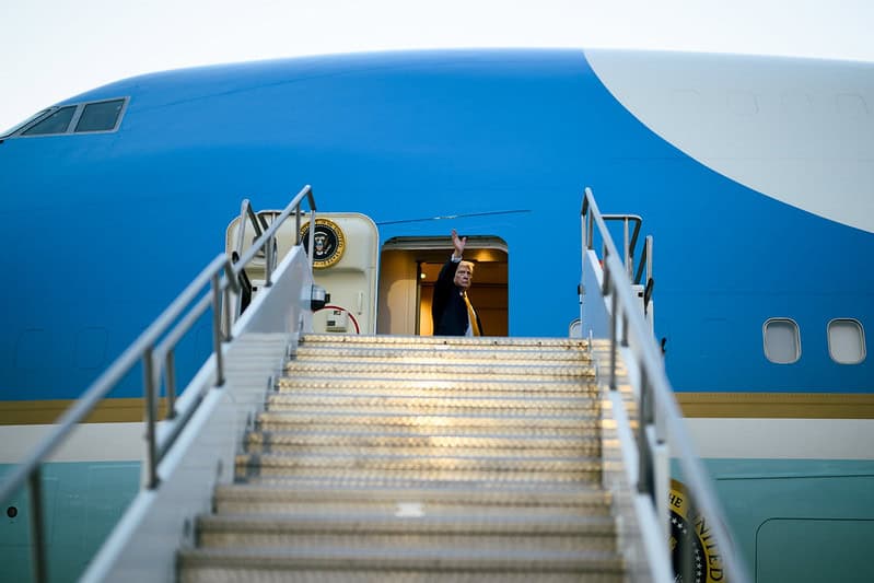 Prezydent Donald J. Trump wsiada na pokład samolotu Air Force One na międzynarodowym lotnisku Ankara Esenboga w Ankarze w Turcji w środę 8 lipca 2026 r. w drodze do bazy Joint Base Andrews w stanie Maryland