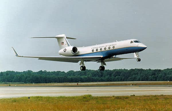 Samolot C-37A