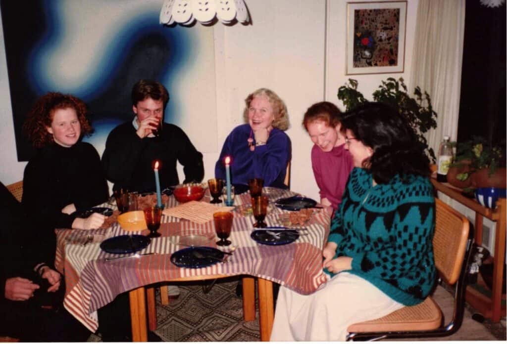 Archiwum-rodziny-Dempster_w-tle-obraz-Fangora