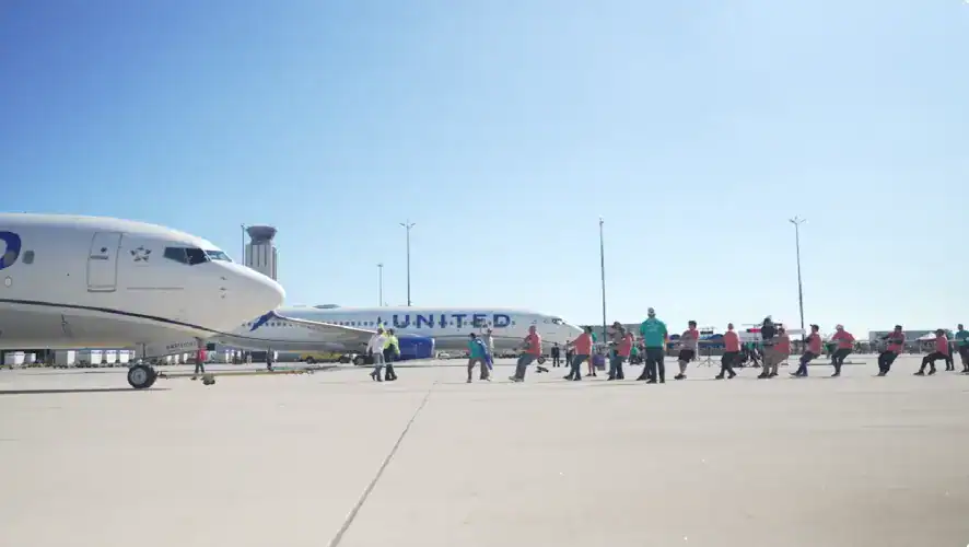 plane-pull