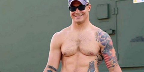 poszukiwany morderca travis decker