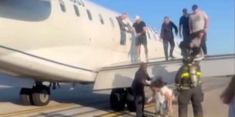 gojet awaryjne lądowanie st.louis