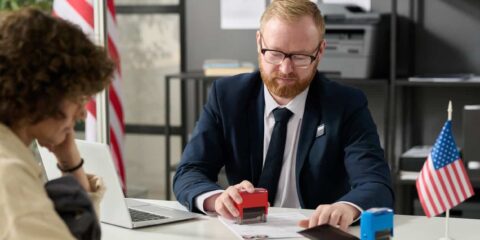 urzędnik amerykański konsulat
