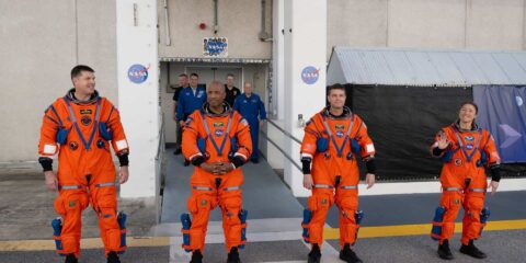 nasa-artemis-II-zaloga